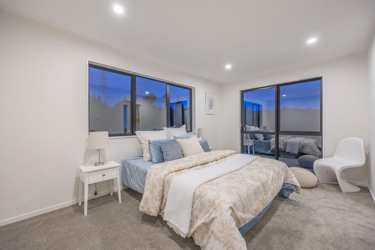 Photo of property in 9 Whawhaki Lane, Kumeu, 0810