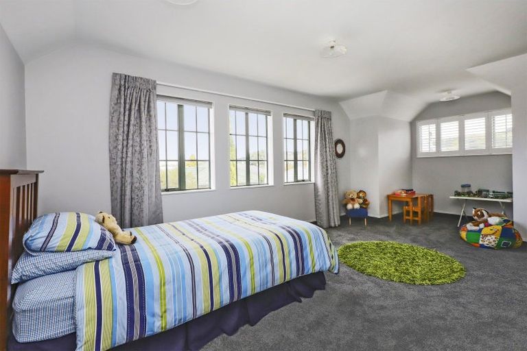 Photo of property in 15 Jacaranda Place, Greenmeadows, Napier, 4112