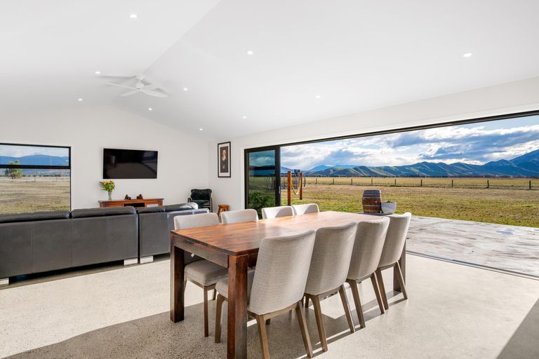 Photo of property in 23 Hardacre Place, Omarama, 9412