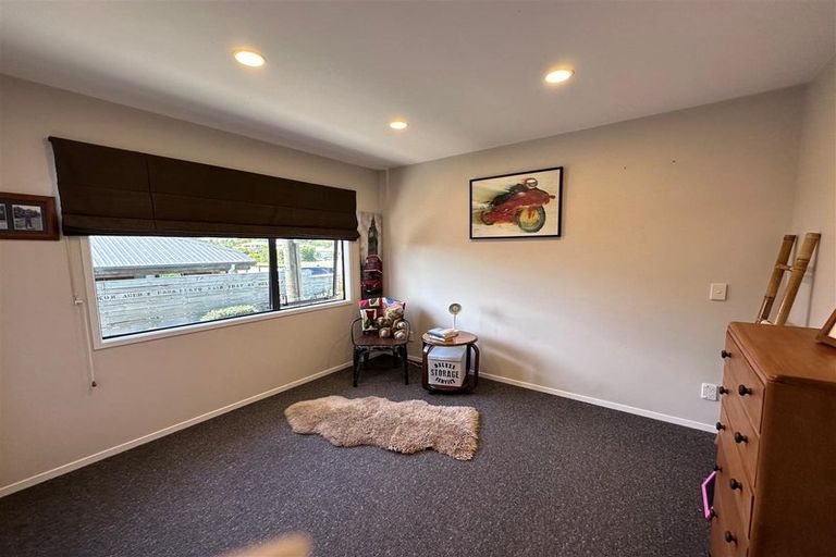 Photo of property in 9a Holden Avenue, Holdens Bay, Rotorua, 3010