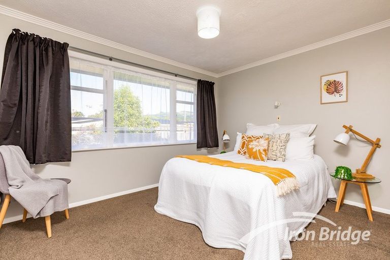 Photo of property in 4/6 Ruahine Street, Trentham, Upper Hutt, 5018