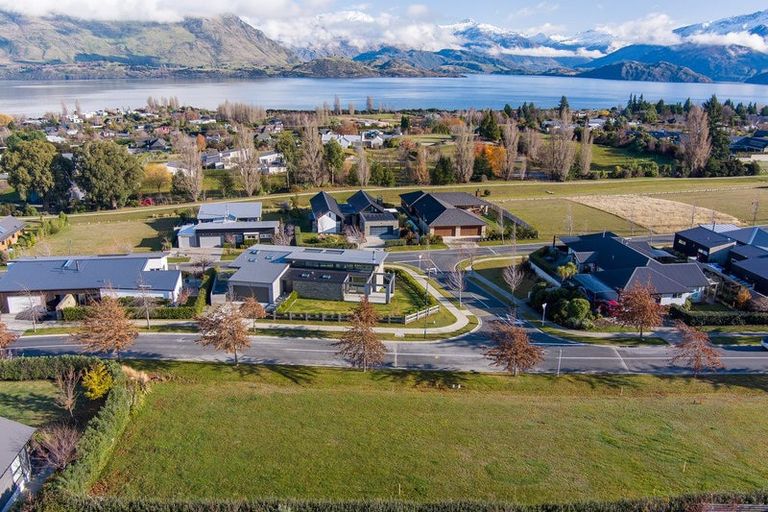 Photo of property in 10 Westview Road, Wanaka, 9305