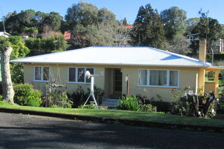 Photo of property in 18 Meldrum Street, Te Kamo, Whangarei, 0112