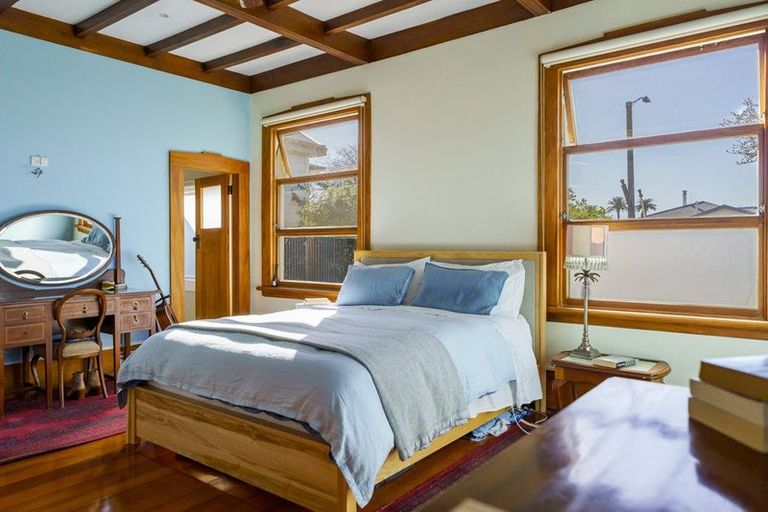 Photo of property in 76 Vigor Brown Street, Napier South, Napier, 4110