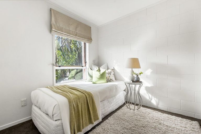 Photo of property in 2/11 Kawerau Avenue, Devonport, Auckland, 0624