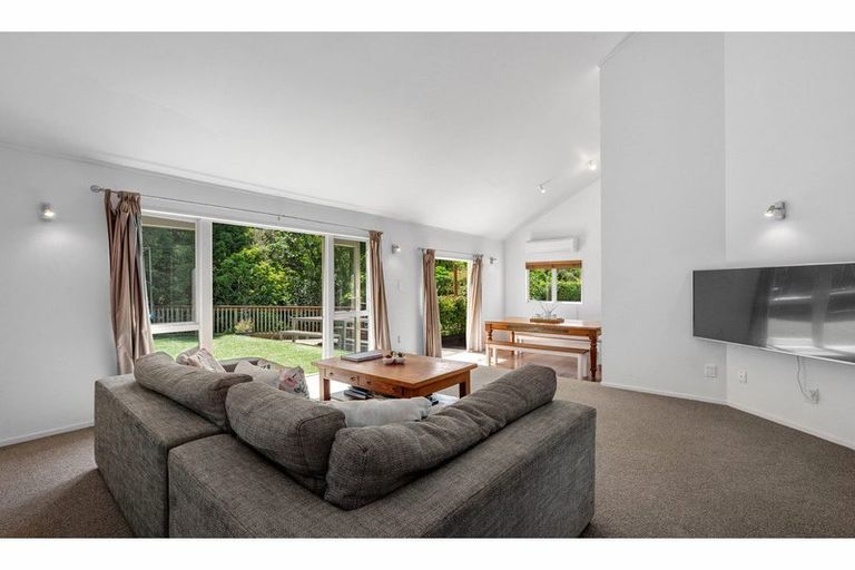 Photo of property in 29 Kate Sheppard Avenue, Torbay, Auckland, 0630