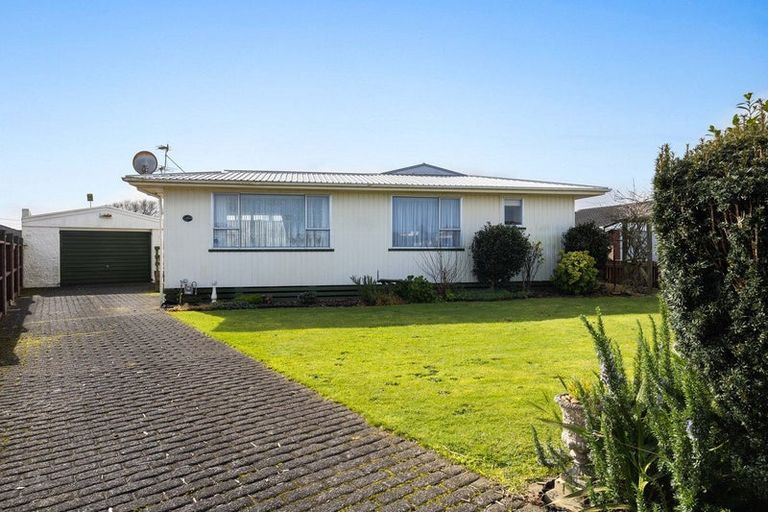 Photo of property in 27 Davidson Street, Hawera, 4610