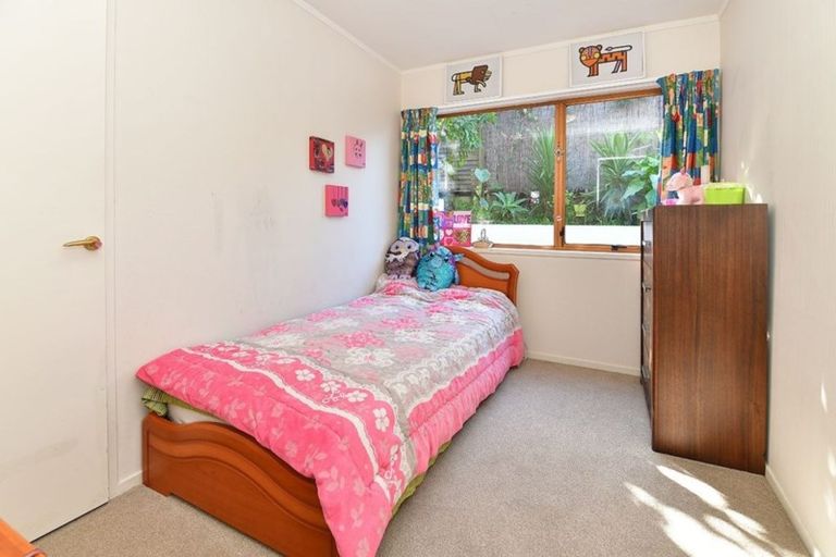 Photo of property in 2/23 Commodore Parry Road, Castor Bay, Auckland, 0620