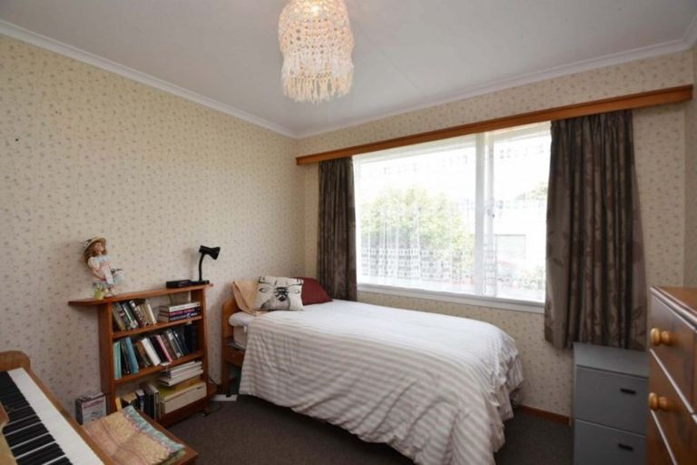 Photo of property in 38 Kirkoswald Street, Wallacetown, 9816