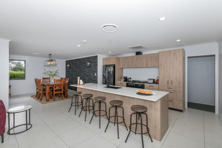 Photo of property in 117 Baverstock Road, Flat Bush, Auckland, 2016