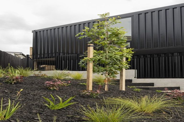 Photo of property in 25 Nugget Avenue, Hobsonville, Auckland, 0616