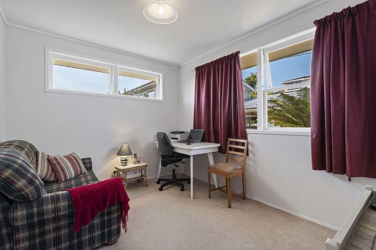 Photo of property in 53 Stanley Avenue, Milford, Auckland, 0620