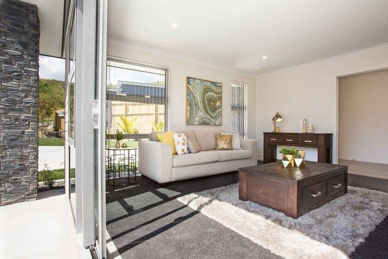 Photo of property in 33 Sycamore Drive, Te Kamo, 0112