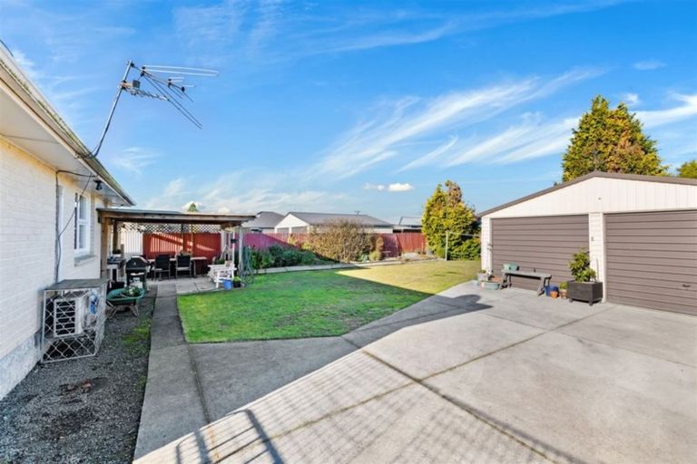 Photo of property in 214 Mairehau Road, Burwood, Christchurch, 8083