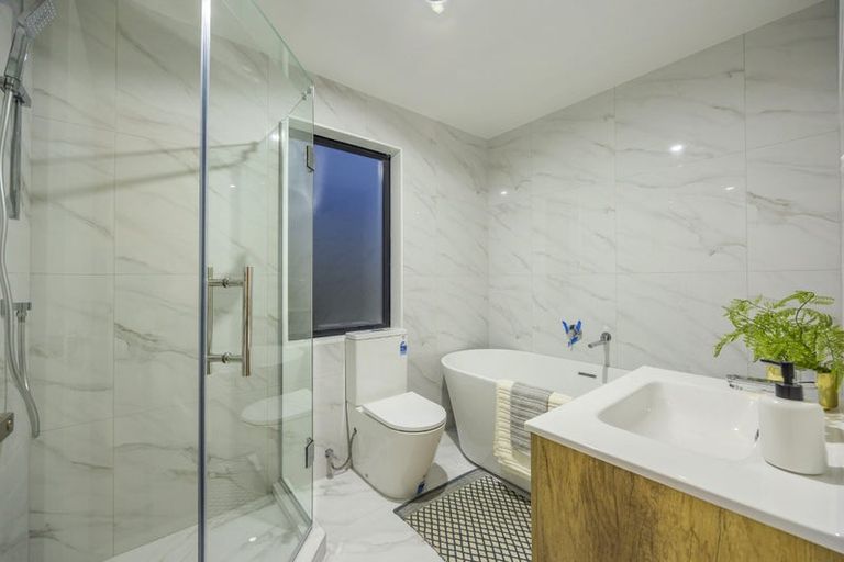 Photo of property in 9 Whawhaki Lane, Kumeu, 0810