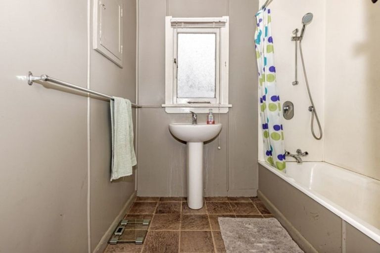 Photo of property in 17 Harris Street, Kaiti, Gisborne, 4010