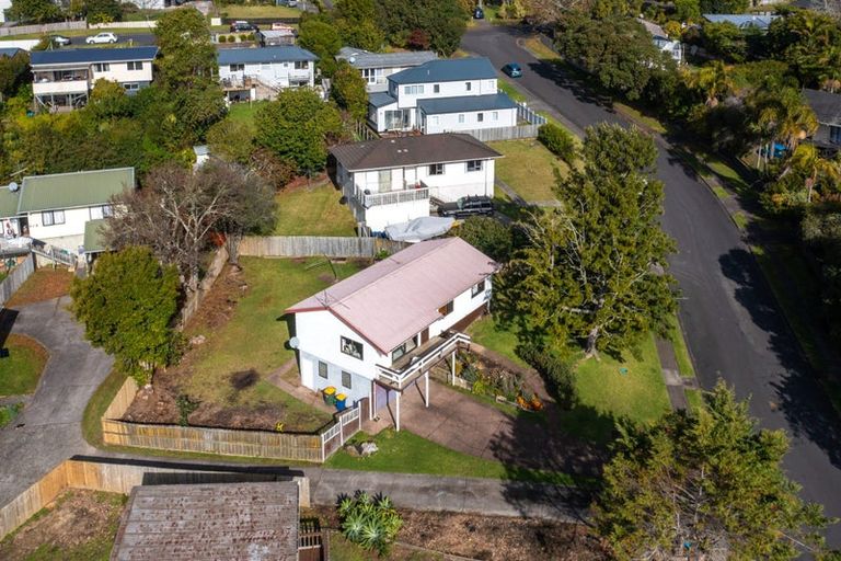 Photo of property in 10 Eagleson Street, Northcross, Auckland, 0632
