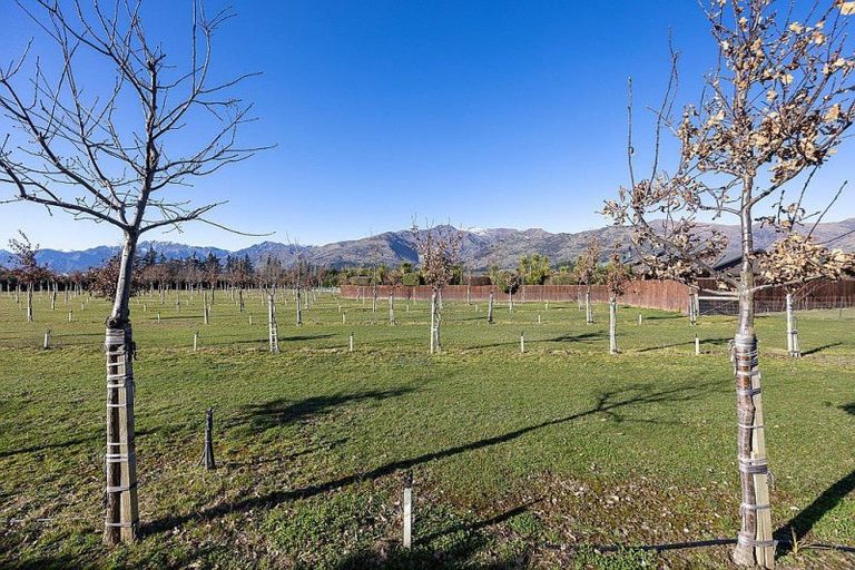 Photo of property in 118 Lachlan Avenue, Hawea Flat, Wanaka, 9382