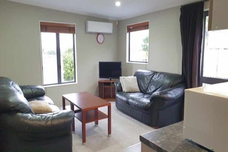 Photo of property in 344 East Coast Road, Sunnynook, Auckland, 0632