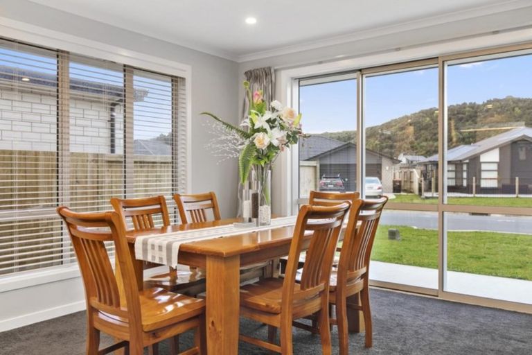 Photo of property in 52 Awataha Crescent, Pyes Pa, Tauranga, 3110