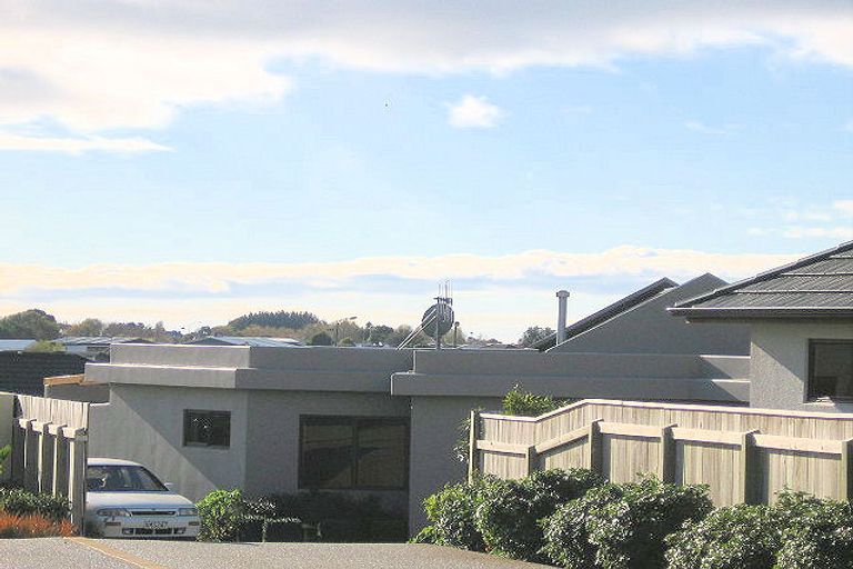 Photo of property in 6 Millennium Hill, Paraparaumu, 5032