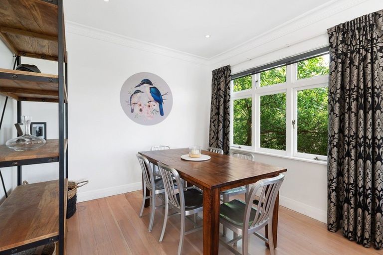 Photo of property in 33 Nevay Road, Miramar, Wellington, 6022