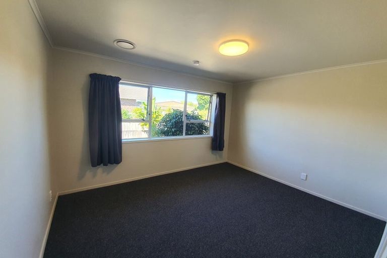 Photo of property in 7 Palm Court Drive, Glen Eden, Auckland, 0602