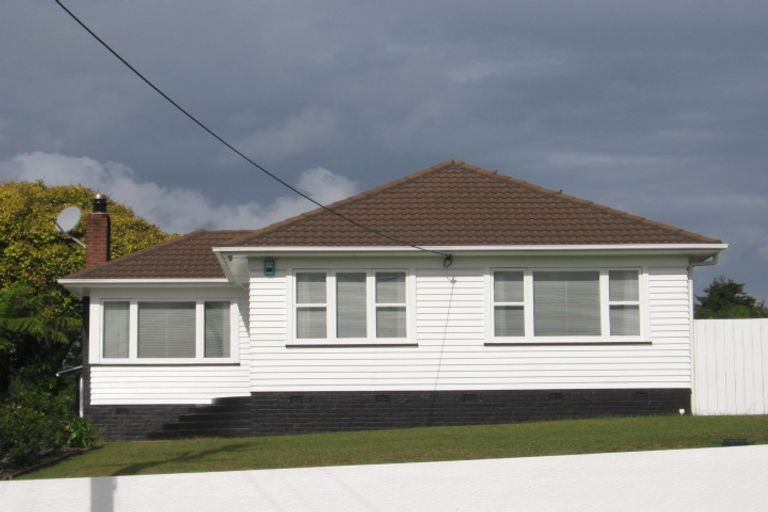 Photo of property in 11 Mcleod Road, Henderson, Auckland, 0612