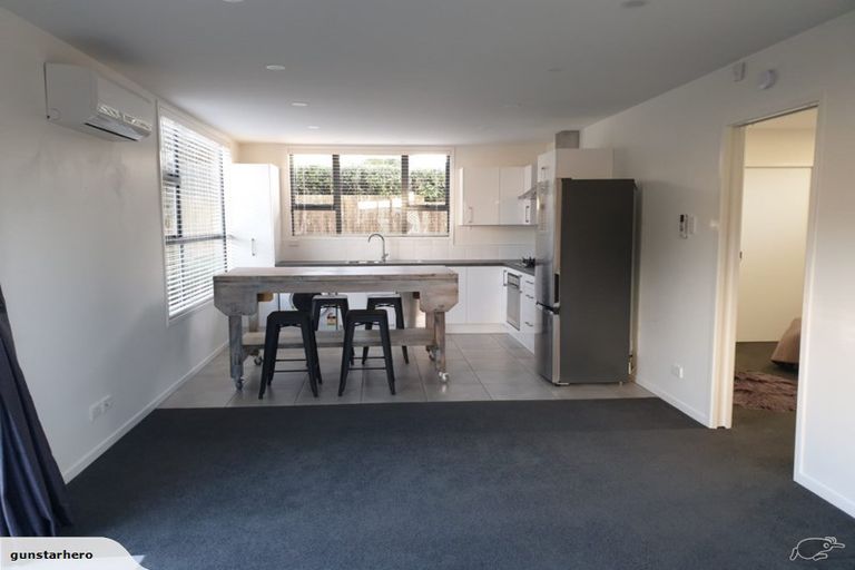 Photo of property in 9 Neil Avenue, Te Atatu Peninsula, Auckland, 0610
