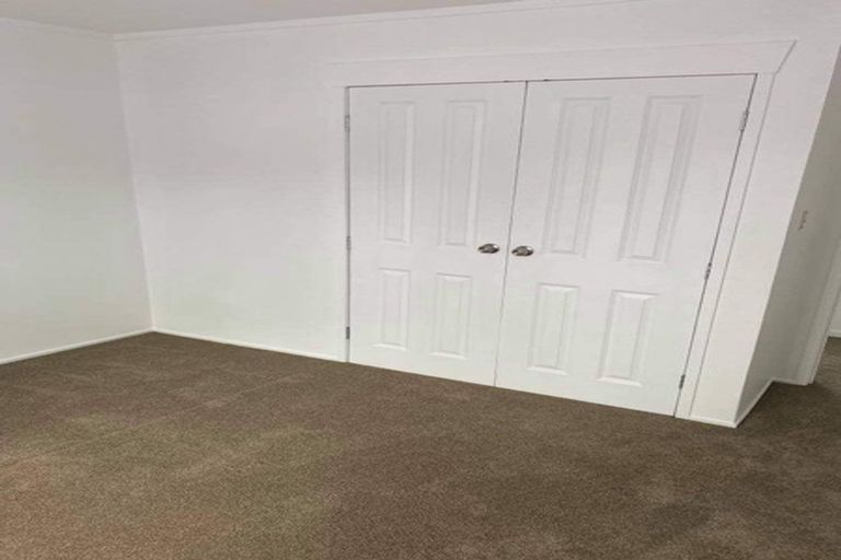 Photo of property in 1/10 Himalaya Drive, Half Moon Bay, Auckland, 2012