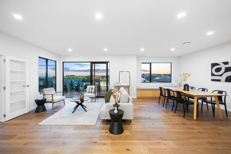 Photo of property in 15 Kumukumu Road, Long Bay, Auckland, 0630