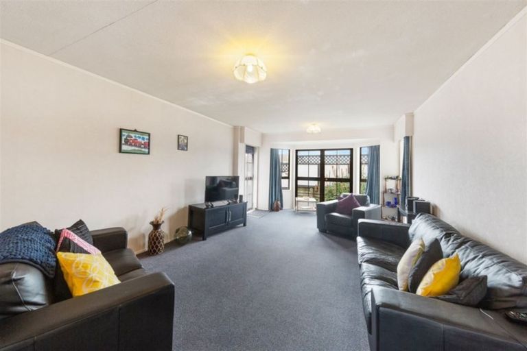 Photo of property in 9b Victoria Avenue, Waiuku, 2123