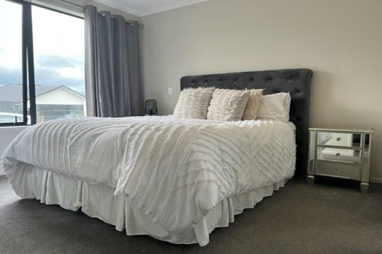 Photo of property in 16 Pioneer Crescent, Omokoroa, 3114