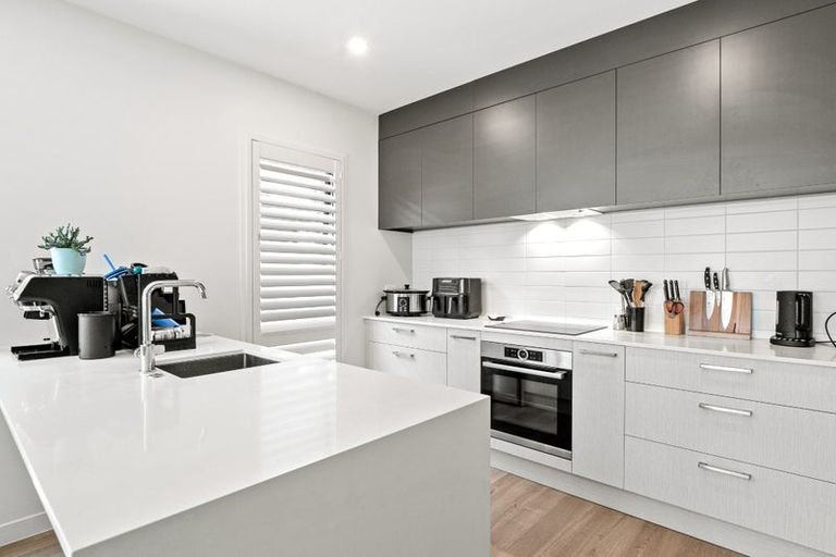 Photo of property in 12 Inder Street, Jacks Point, 9371