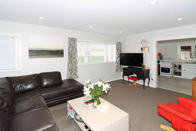 Photo of property in 6 Victoria Street, Carterton, 5713