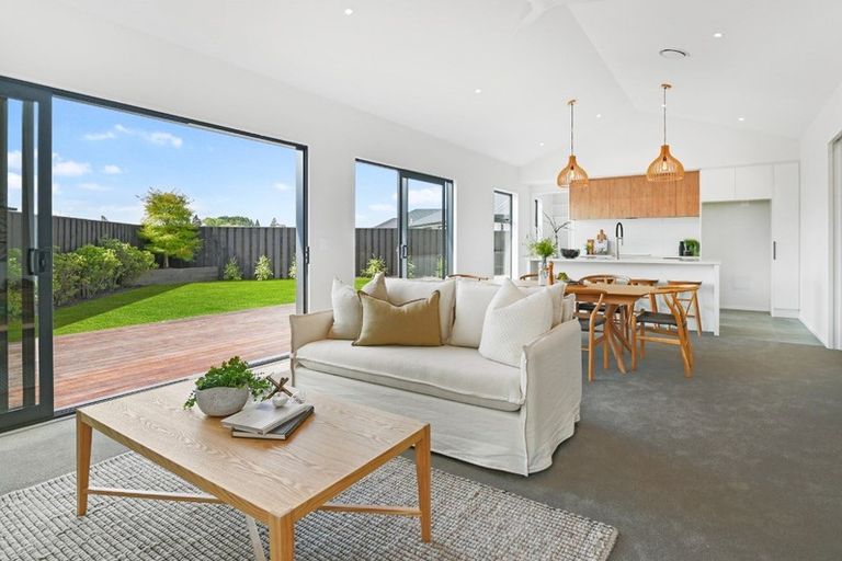 Photo of property in 1 Karos Lane, Northwood, Christchurch, 8051