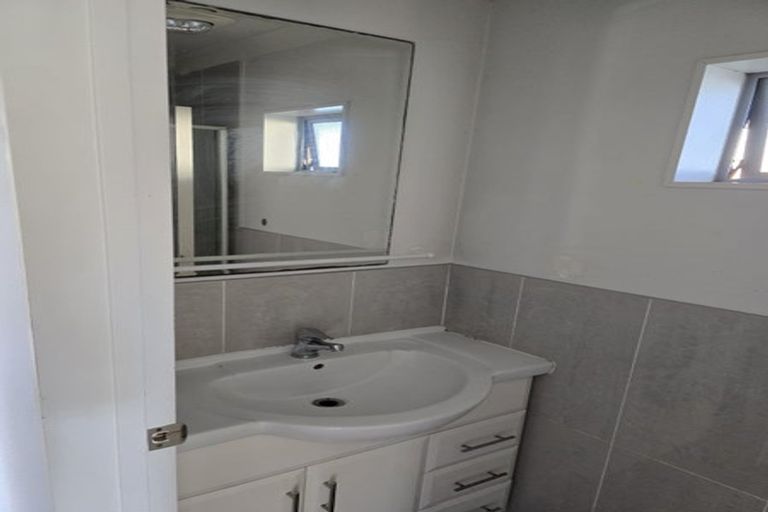 Photo of property in 10 Bushpark Place, Flat Bush, Auckland, 2016