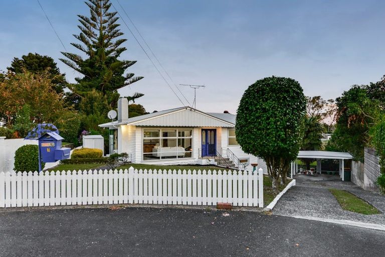 Photo of property in 1 Kingsway Crescent, Forest Lake, Hamilton, 3200