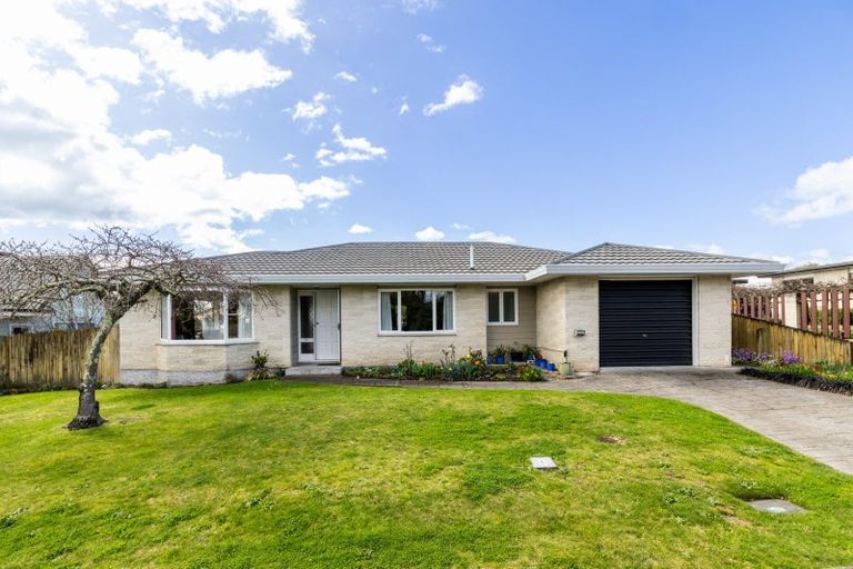 Photo of property in 12 Bennelong Place, Havelock North, 4130