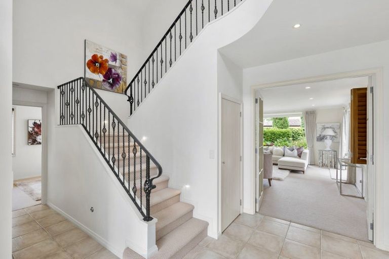 Photo of property in 10 Quedley Court, Eastern Beach, Auckland, 2012