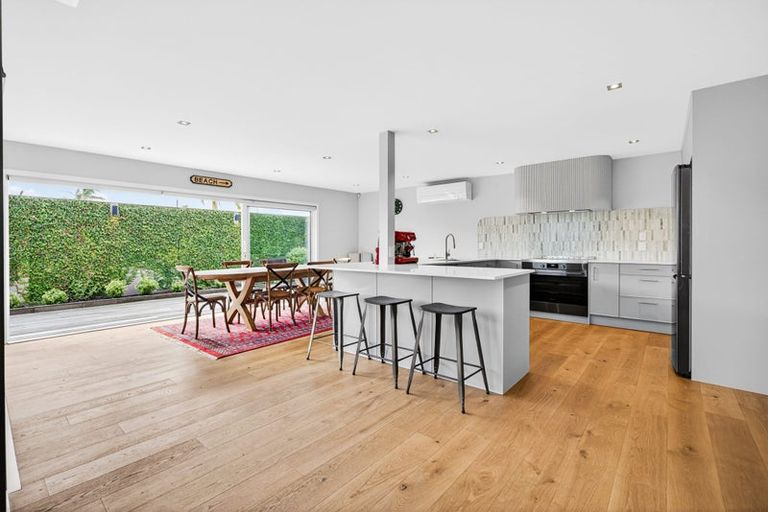 Photo of property in 9a Craig Road, Milford, Auckland, 0620