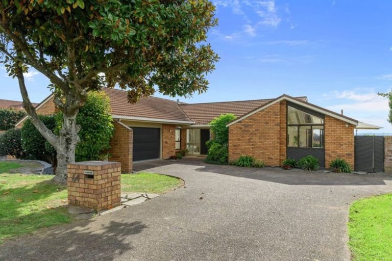 Photo of property in 64 Oliver Road, Eastern Beach, Auckland, 2012