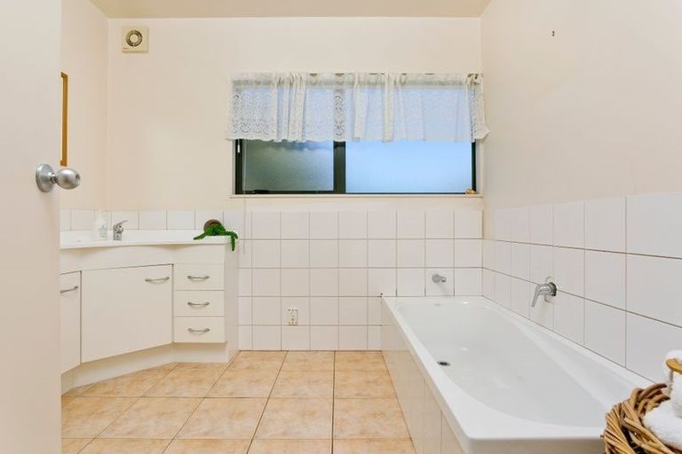 Photo of property in 9a Summit Drive, Torbay, Auckland, 0630