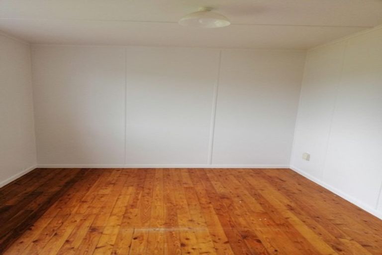 Photo of property in 2 Otanerua Road, Hatfields Beach, Orewa, 0931