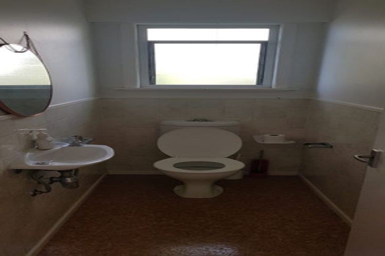 Photo of property in 27 Stillwater Crescent, Stillwater, Silverdale, 0993