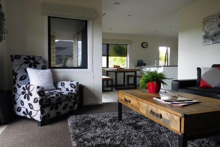 Photo of property in 8 Isobel Hodgson Drive, Cambridge, 3434