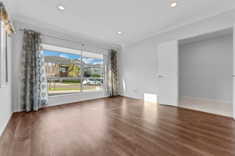 Photo of property in 4 Bruckless Drive, Flat Bush, Auckland, 2019
