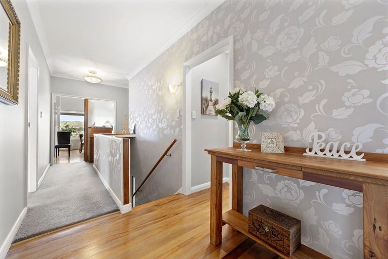 Photo of property in 6 Clifford Road, Johnsonville, Wellington, 6037