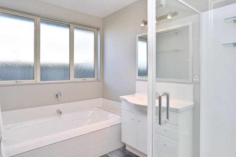 Photo of property in 36 Withells Road, Avonhead, Christchurch, 8042