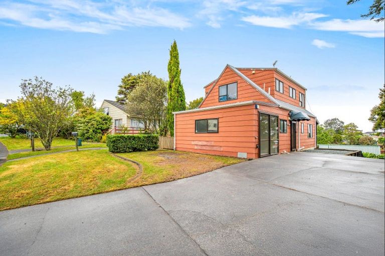 Photo of property in 1/16 Glen Vista Place, Bayview, Auckland, 0629